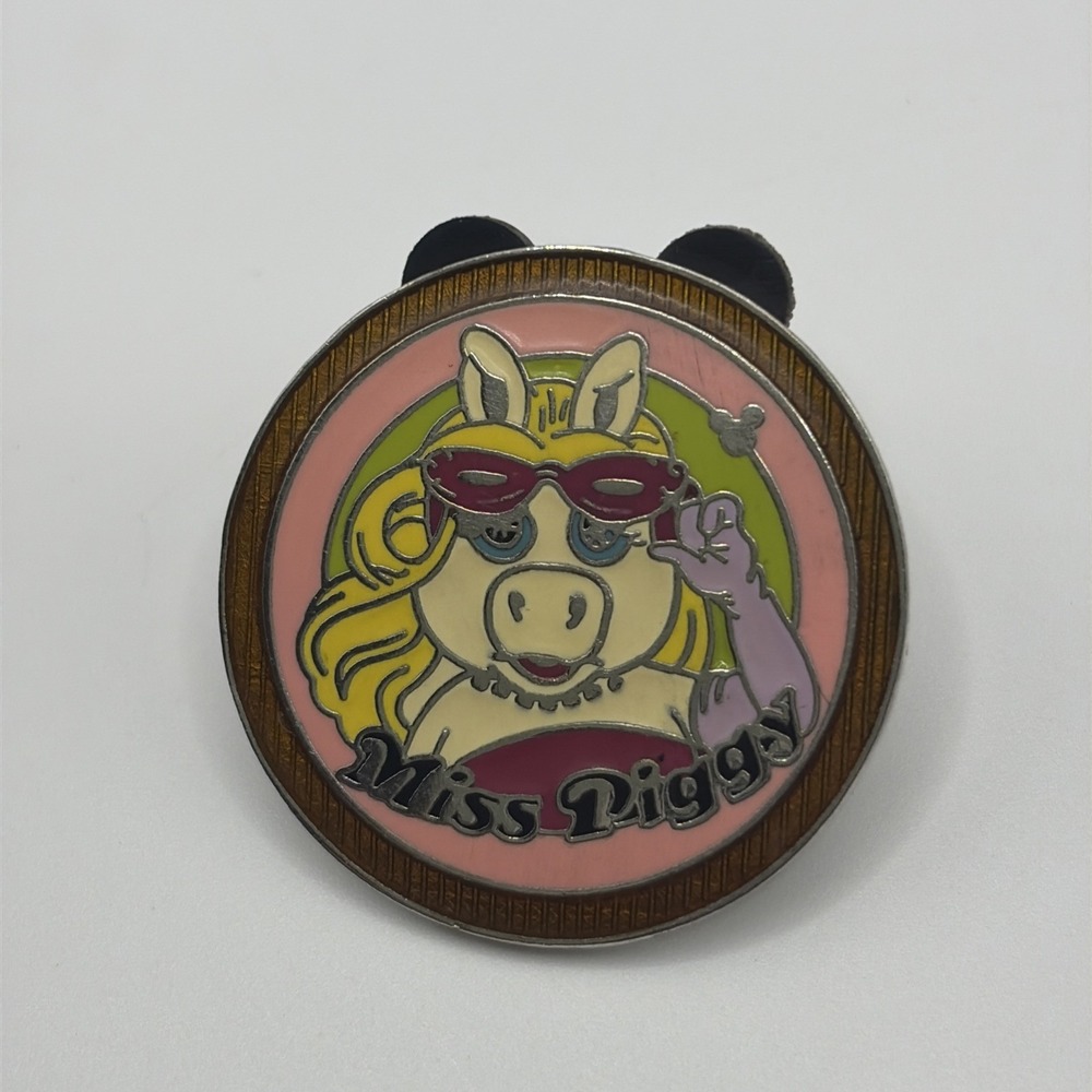 Authentic Disney Pin Cast Lanyard Collection Series 4 Miss Piggy The Muppets